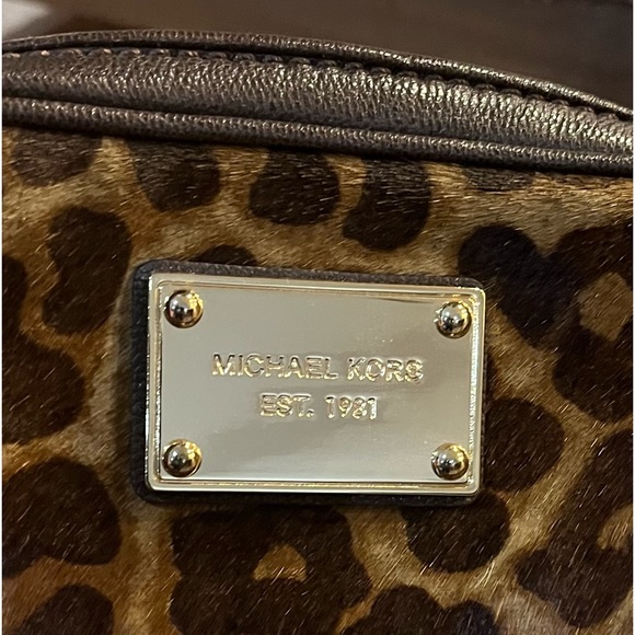 Michael Kors mini crossbody purse - Picture 2 of 5